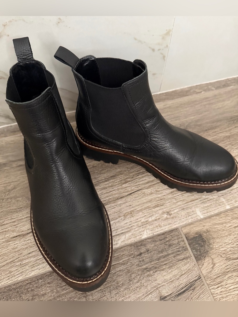 Women’s Caslon Black Leather Chelsea Boots - Classic Slip-On Style Pulls Sz 7